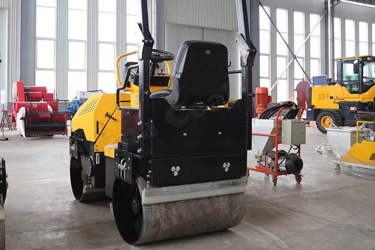 Ride On Double Drum Diesel Vibration Compactor Road Roller